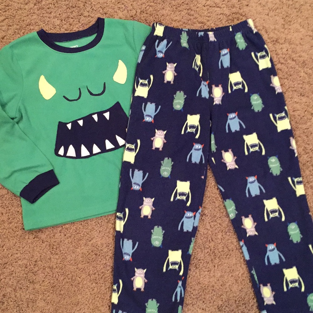 Carters boys pajamas size 7